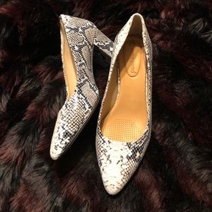 NWOT - Corso Como Ryanna Snake Skin Leather Pumps.